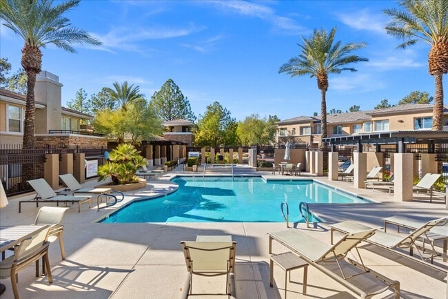 Building Photo - Modern Summerlin 2 Bedroom Condo with Garage - Fully Furnished