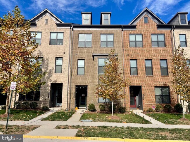 Building Photo - 23006 Sullivans Cove Sq