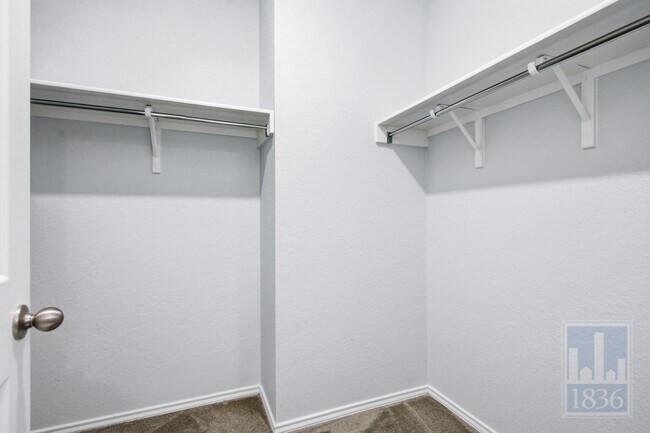 Building Photo - 8005 Crystalbrook W