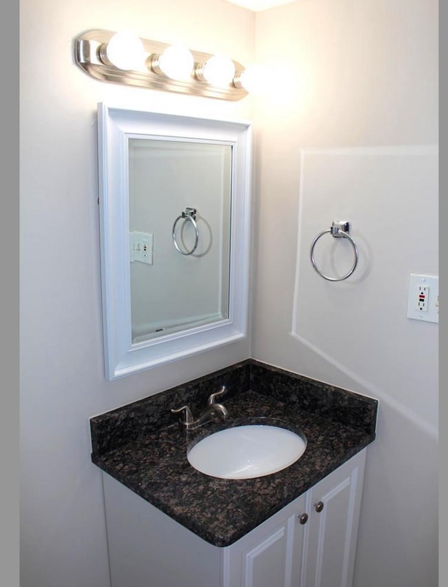 Building Photo - 106 Duvall Ln