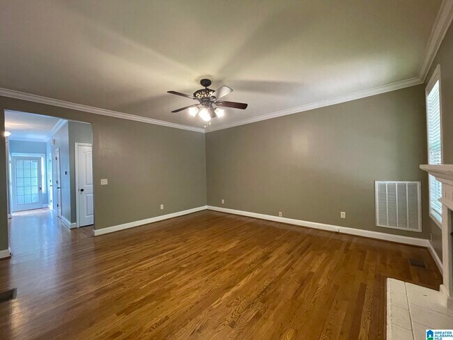 Building Photo - 208 Castlehill Dr
