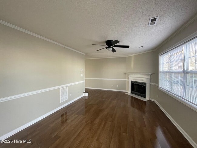 Primary Photo - 3915 Sterling Pointe Dr