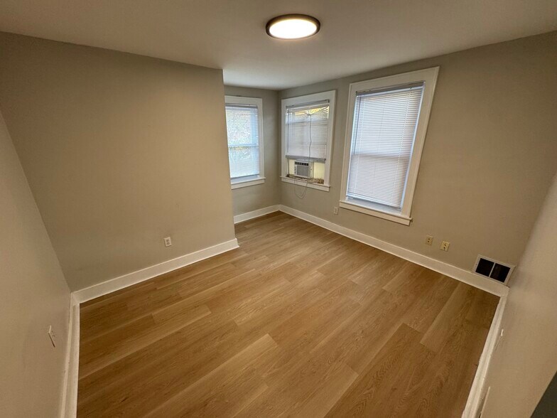 Bedroom 1 - 260 Spencer St