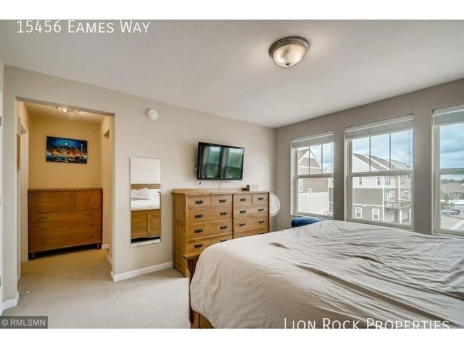 Building Photo - 15456 Eames Wy