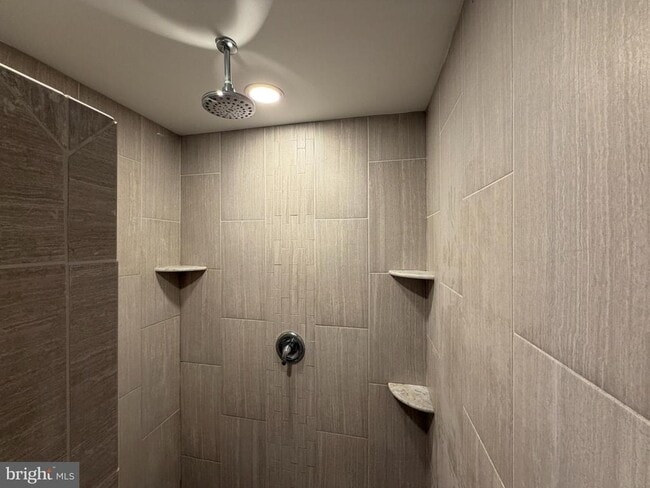 Building Photo - 820 W Market St