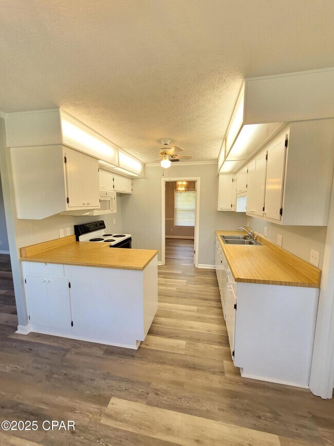 Building Photo - 2512 W 27th St