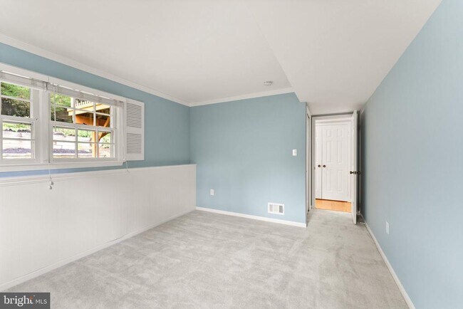 Building Photo - 2660 Oakton Glen Dr