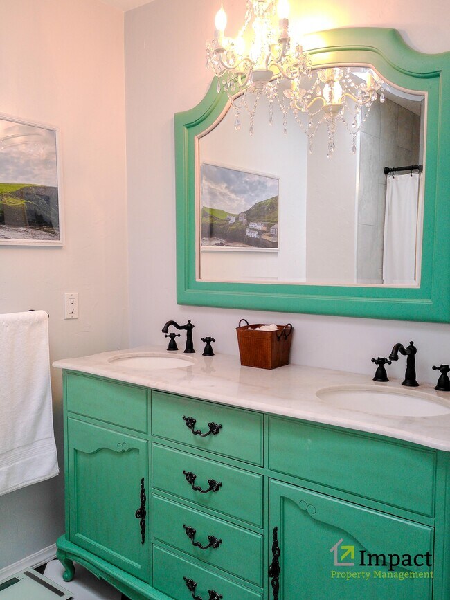 Building Photo - 5005 Sunbird Cliffs Dr
