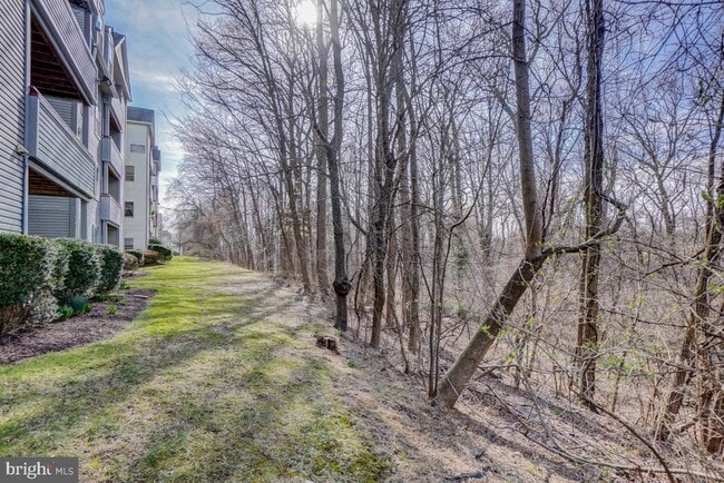 Building Photo - 3301 Sir Thomas Dr