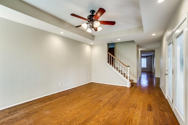 Building Photo - 11658 Lakeside Park Dr