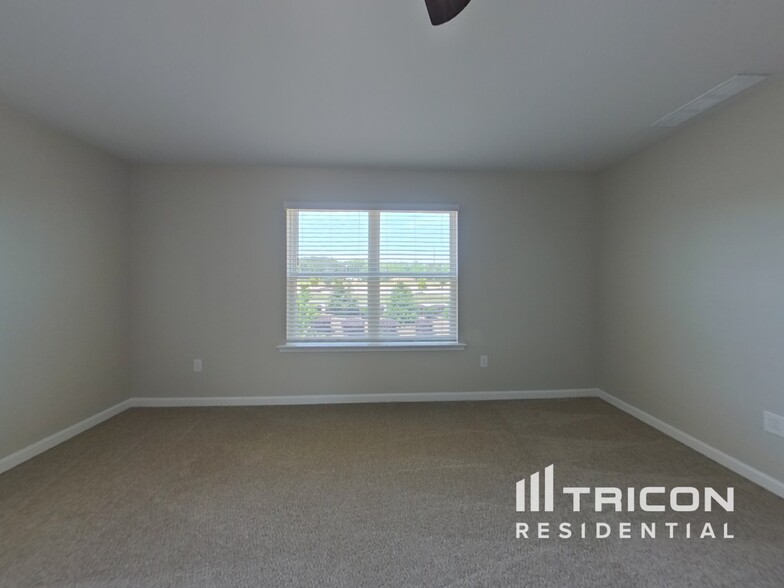 Building Photo - 280 Paulownia Cir