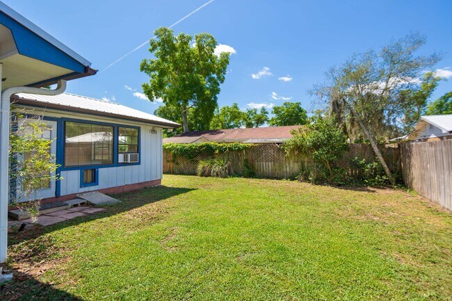 Building Photo - 328 Linden Rd