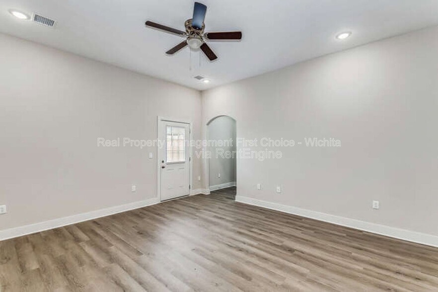 Building Photo - 3410 W 45th St S