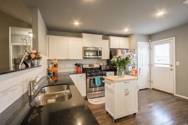 Building Photo - Wonderful and Spacious Rental Opportunity.