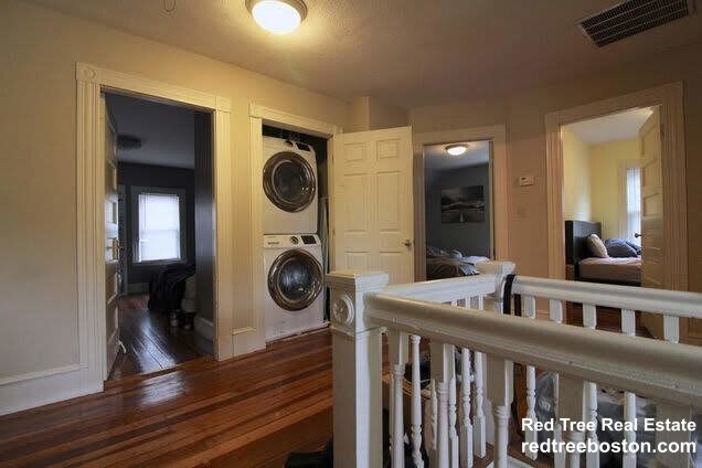 Building Photo - 24 Burton St