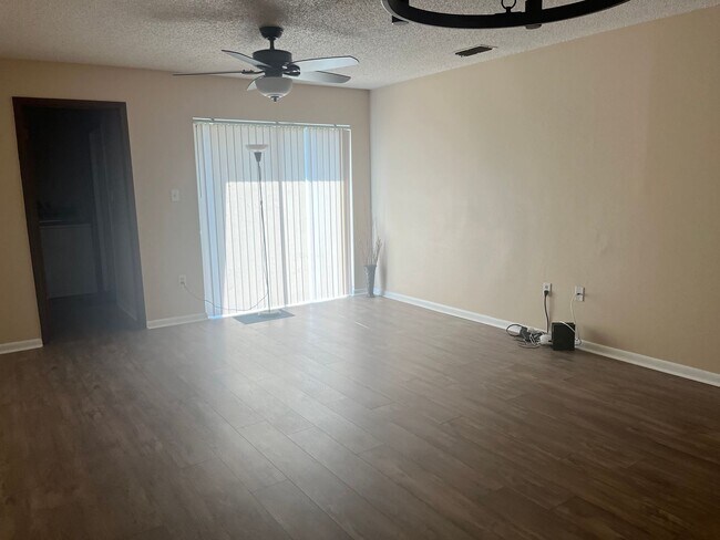 Building Photo - 2112 W Martin St