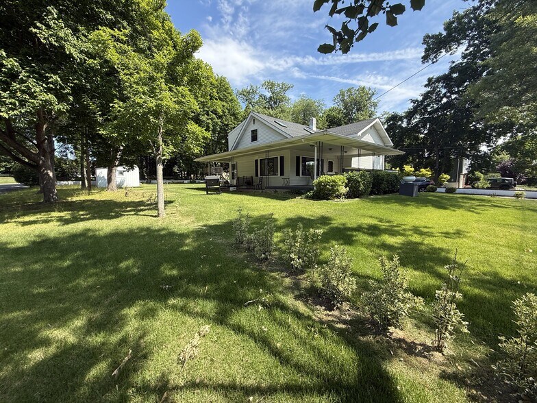 Building Photo - 4100 Bridgeboro Rd