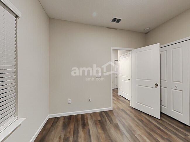 Building Photo - 194 Hemlock Point