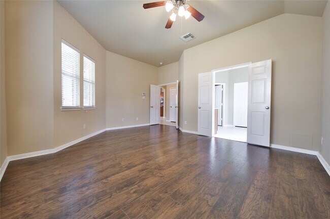 Building Photo - 26022 Trailcliff Ct