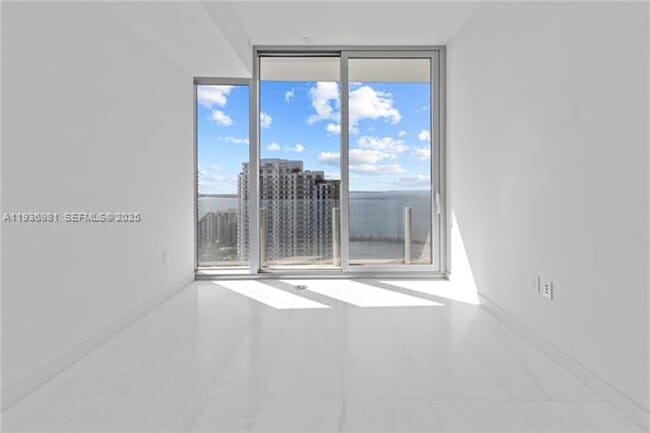 Building Photo - 300 Biscayne Blvd Way