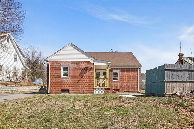 Building Photo - Beautiful three-bedroom single family home...