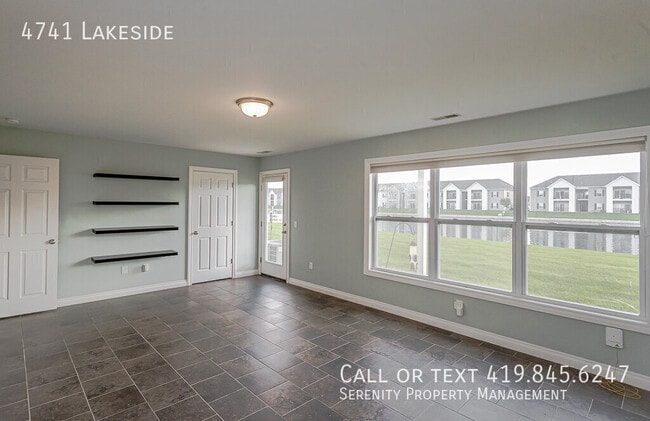 Building Photo - 4741 Lakeside-