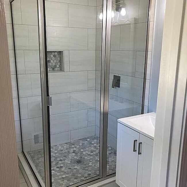 Building Photo - Peaceful home in Forest Acres!