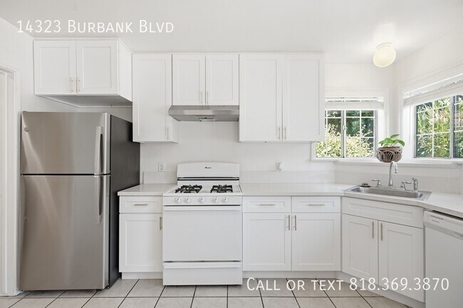 Building Photo - 14323 Burbank Blvd