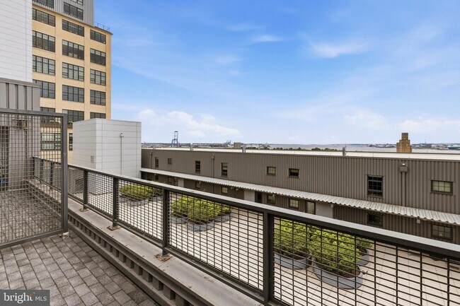 Building Photo - 1200 Steuart St