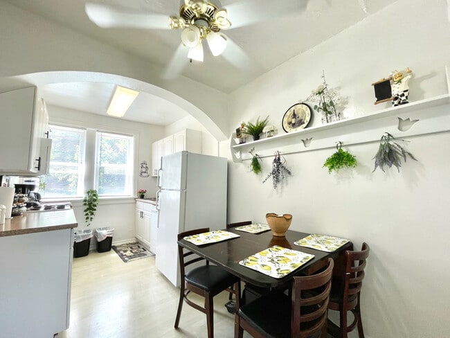 Building Photo - 6651 Berthold Ave