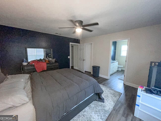 Building Photo - 613 Waverly Ln