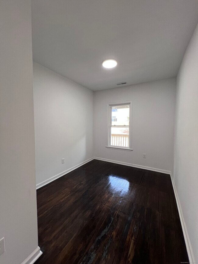 Building Photo - 36 Vermont St