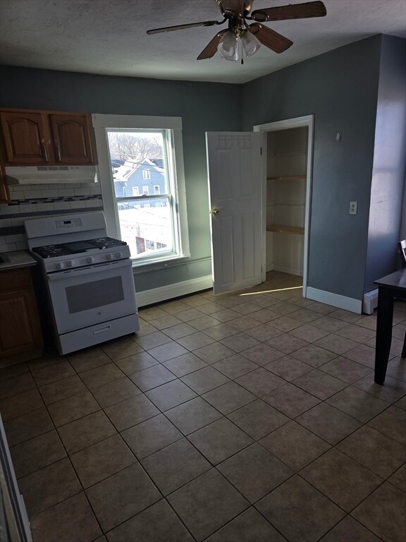 Building Photo - 555 Main St