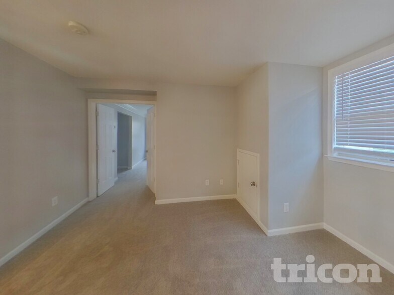 Building Photo - 7457 Mistydawn Dr