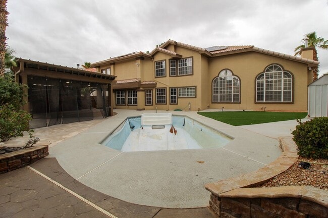 Building Photo - 1984 Paseo Granada Ln