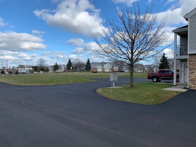 Building Photo - 1231 N Sunnyslope Dr