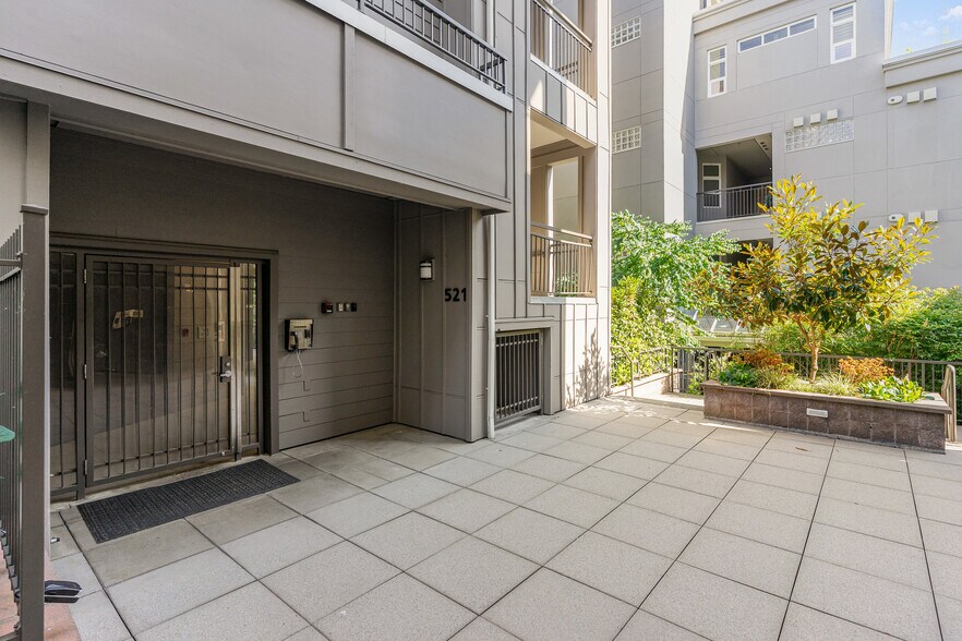 Building Photo - 521 7th Ave