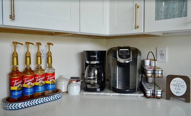 Building Photo - 177 Las Lomas