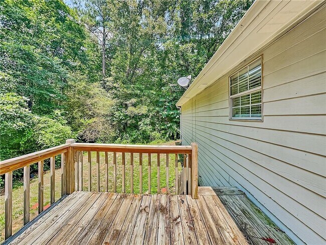 Building Photo - 244 Hale Haven Dr