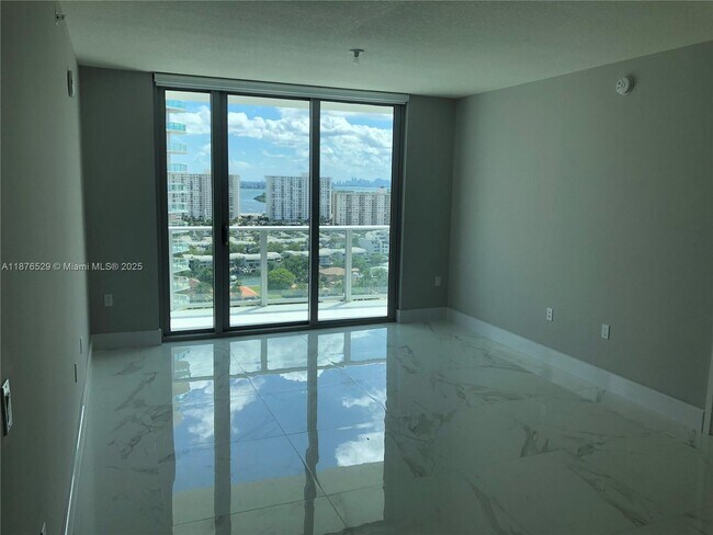 Building Photo - 300 Sunny Isles Blvd