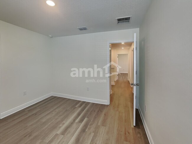 Building Photo - 3715 Center Cove Lane