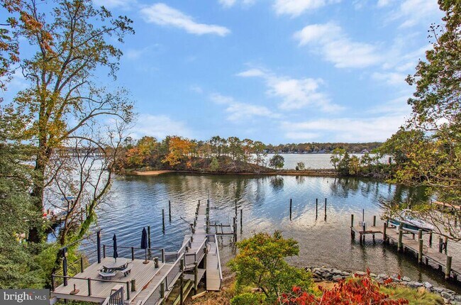 Building Photo - 125 Island View Dr