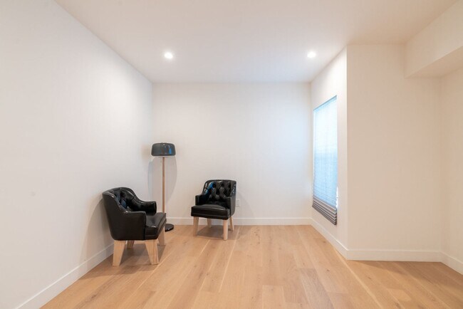 Building Photo - Stunning Views from Silver Lake Hillside Home for Rent with Spectacular Views