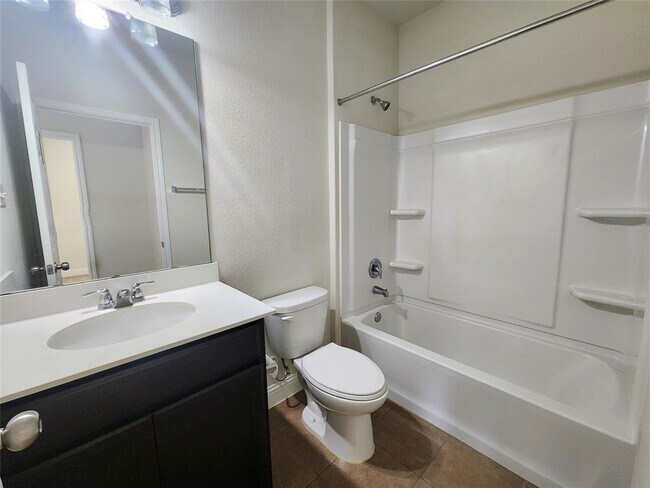 Building Photo - 20028 Ploughshores Ln