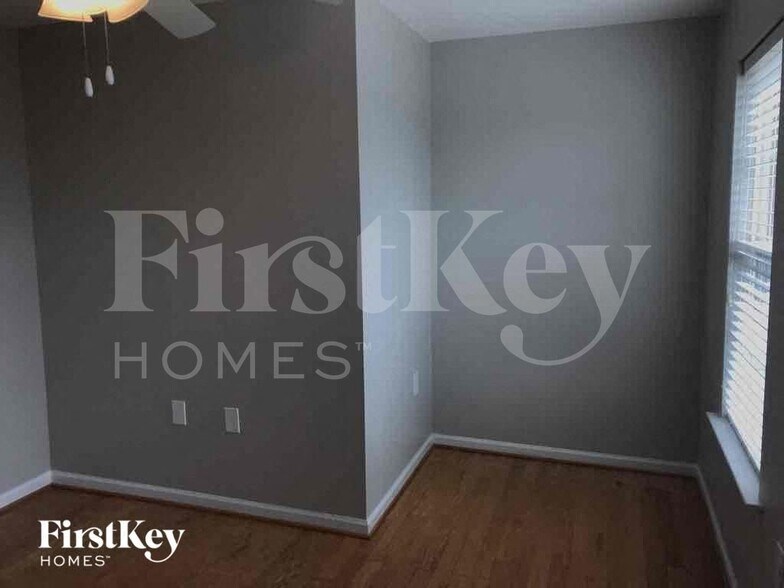 Building Photo - 4065 Eastford Court