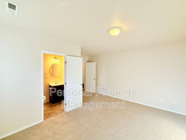 Building Photo - 16524 NE 19th St