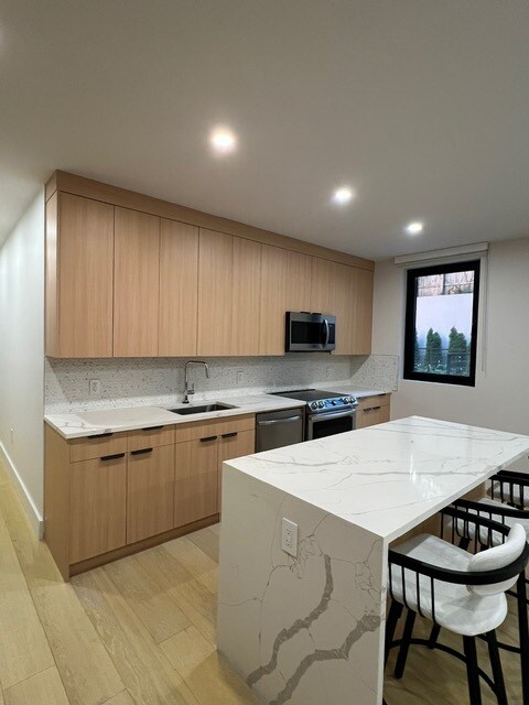 Building Photo - 244 Water St