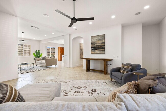 Building Photo - 57806 Cantata Dr