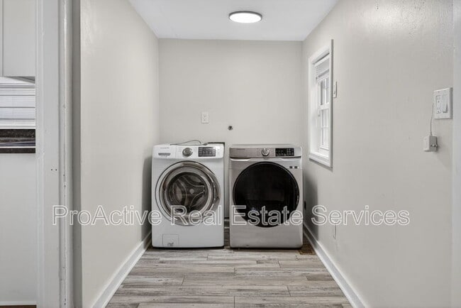 Building Photo - 1316 22nd St