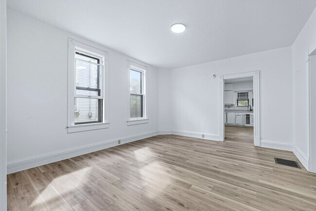 Building Photo - New THREE BED listing in Fort Wayne!